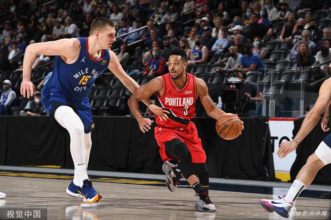 段展现出超 段展现出超