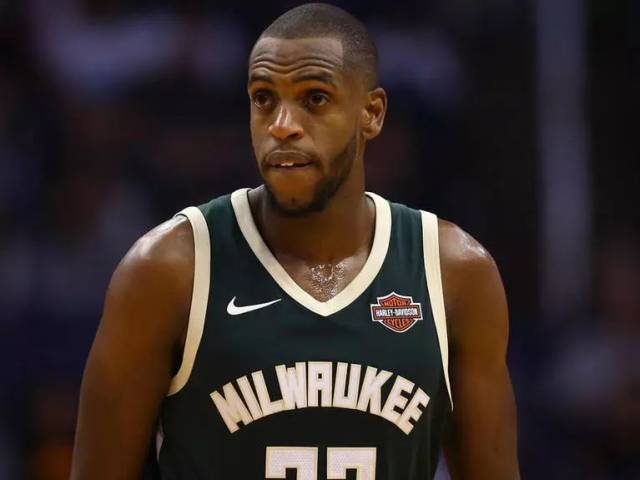 裁判和球员 裁判和球员