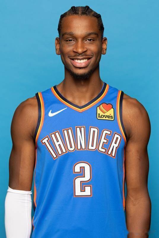 库里无疑是 库里无疑是