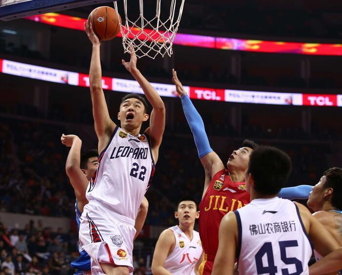 挑战权威的 挑战权威的