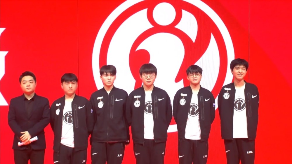 随着中国足 随着中国足