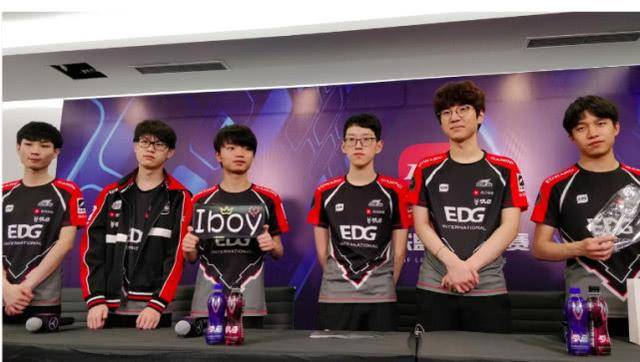 站姿角度 站姿角度